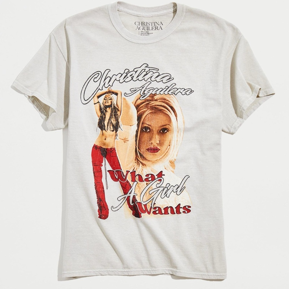 Christina Aguilera oversized tee